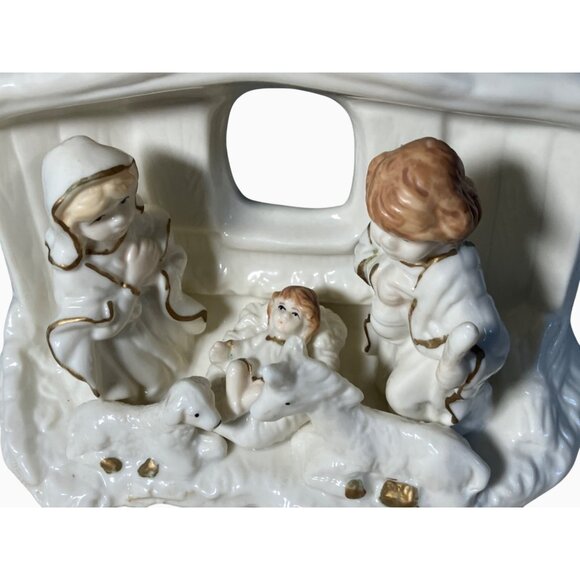 Nativity Small one piece White and Gold Color - Picture 3 of 9